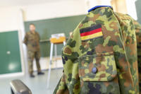 Preis »Bundeswehr und Gesellschaft« verliehen