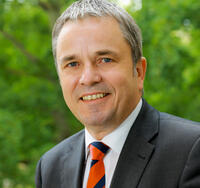 Goldene Ehrennadel des Landkreistages Sachsen-Anhalt für Präsident Michael Ziche